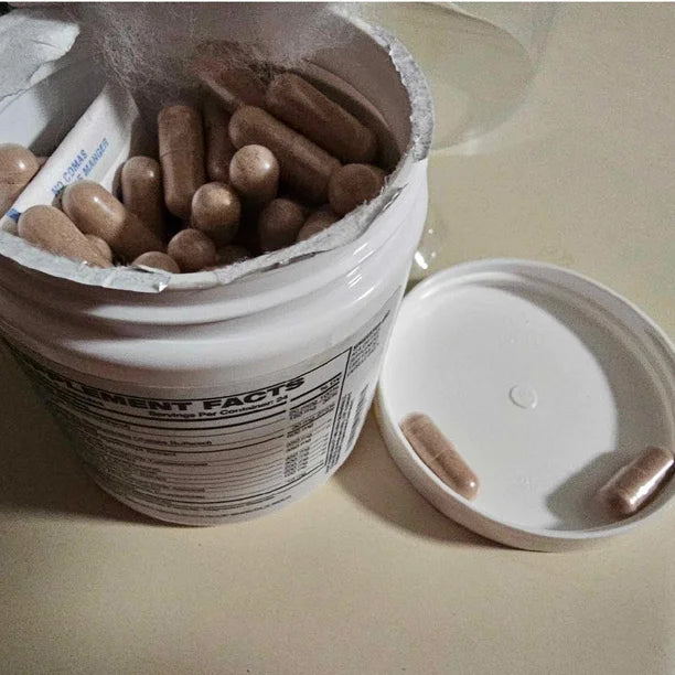King Maker - Suplemento con Tongkat Ali, Turkesterona, Ecdisterona, Fadogia Agrestis, betarraga roja, maca negra y zinc (13 en 1) 120 cápsulas.