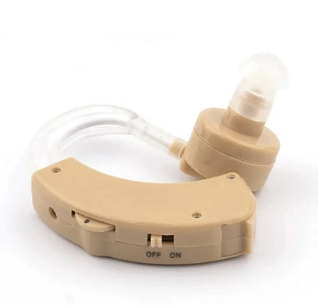 Audífono amplificador de sonido para personas con discapacidad auditiva.